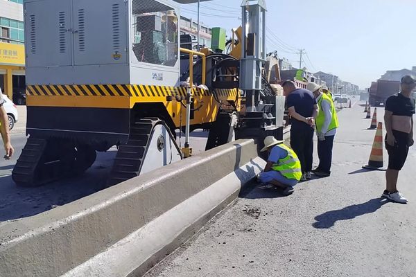 

High-Efficiency Curb Slipform Machine: Cost-Effective Alternative to Manual Labor in Municipal Projects