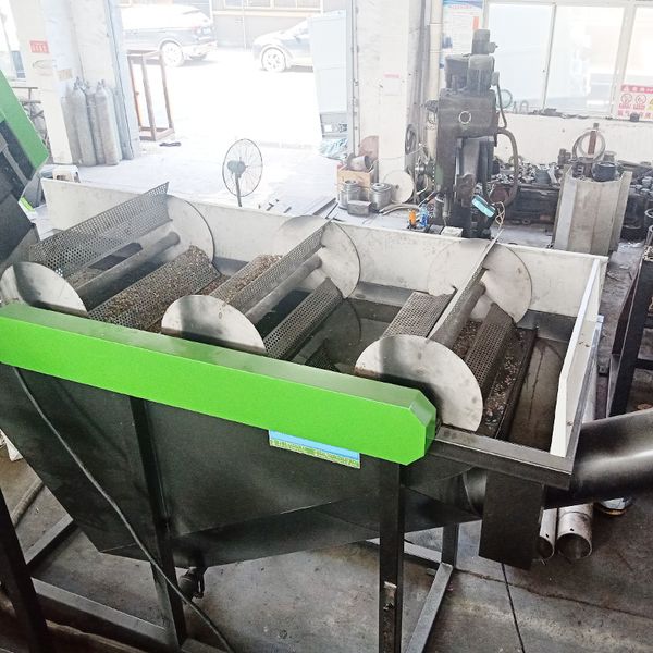 

PET Bottle Recycling Machinery - Complete Flakes Production Line with Washing and Drying