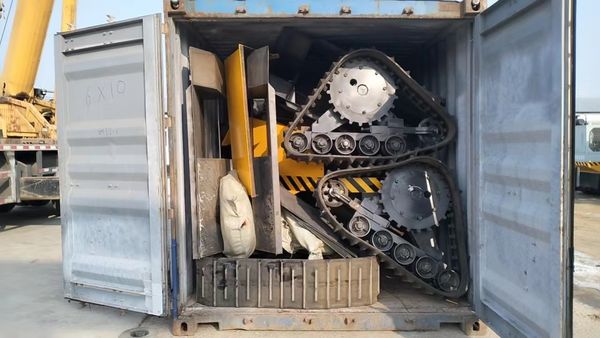 

Self-Propelled 1000mm Concrete Curb Slipform Paver for Precision Road Curb Construction