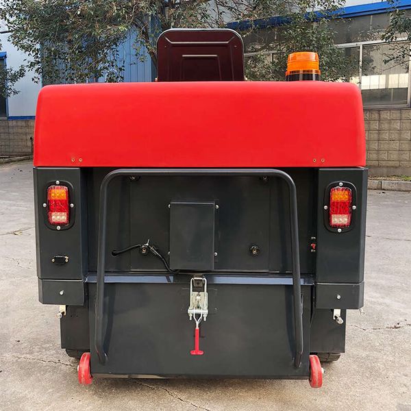

Professional Ride-On Parking Lot Sweeper for Removing Sand Gravel Leaves and Litter