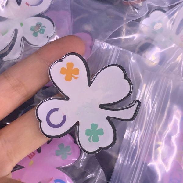 

Desinger Brooch Suit Pin Pearl Brooches Famous Womens Brand Letter Fashion Crystal Jewelry Clothing Decoration Accessories Christmas Gift