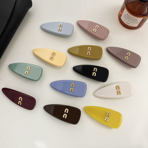 

Designer Letters Hair Clip Metal Duckbill Clips Women Girls Retro Hair Pin Bangs Clip Vintage Simple Barrettes Head Accessories