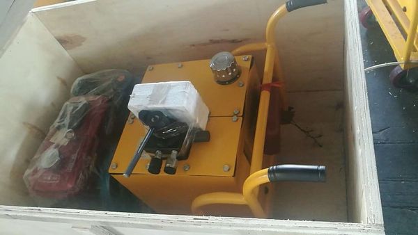 

Manual Hydraulic Stone Splitter | Professional Rock Breaking Tool for Marble Quarry