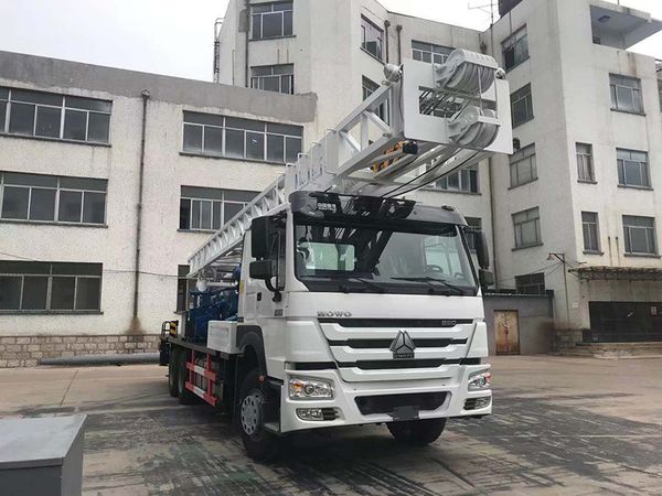 

Oil & Gas Field Drilling Rigs | Trailer-Mounted Horizontal Mobile Rigs 1000m 1500m 3000m