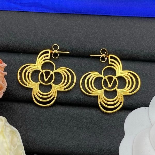 

New Earrings for Men Women Designer Circle Hoop Earrings Gold Plated Stud Earrings Rock Hip Hop Style Earrings High Quality Party Gifts