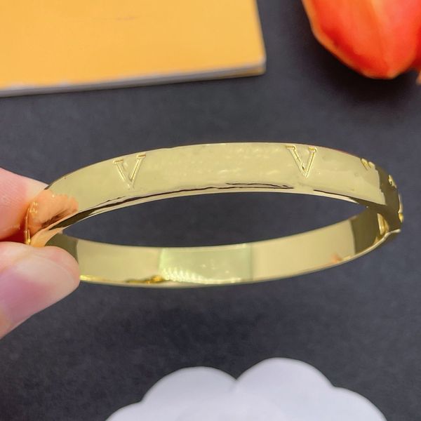

Gold Bracelet Luxury Bangle Letter Bracelet Gold Plated Gift Jewelry Luxury Designer Bracelet for Women Jewelrys
