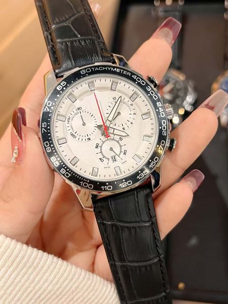 

Must-Have Men's Watch for Stylish Men, Quartz-Driven, Exquisite Design Showcasing High-End, Black