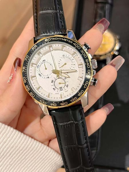 

Exquisite Quartz Men's Watch, Fashionable and Dynamic Design, A Choice of High-End Quality for Stylish Men, Bronze