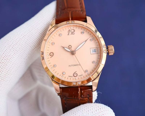 

A ladies' wristwatch that combines fashion and high-end, the exquisite design is reflected in the richly colored leather strap and the newly designed dial, Orange