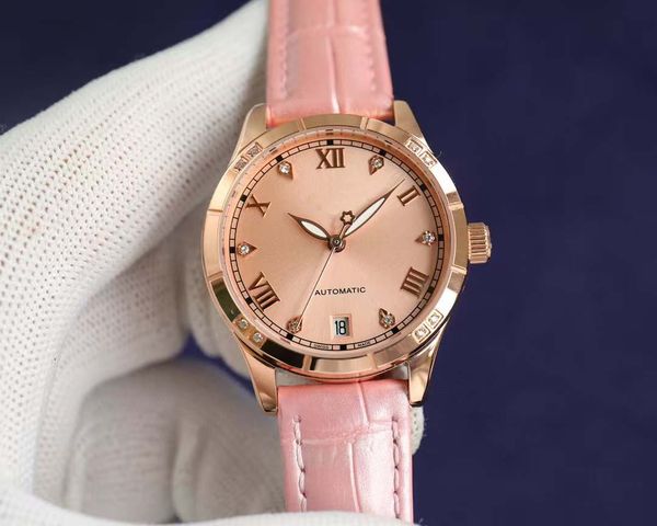 

The high-end ladies' wristwatch with an exquisite appearance interprets exquisiteness with its newly designed dial and richly colored leather strap, Brown