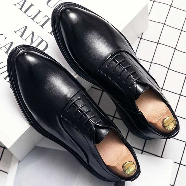 Classic Oxfords Leather Shoes Men Retro Mens Dress Shoes Casual Business Social Brogues Wedding Leather Shoes Male H260515