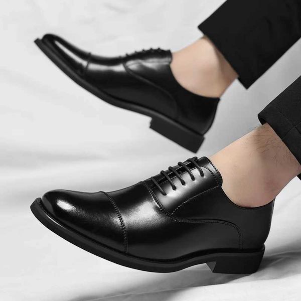 High Quality Flats Mens Business Dress Shoes British Style Men Leather Dress Oxfords Shoe New Trend Leather Mens Walking Shoes Z251227