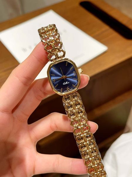 

Luxury Wristwatches with Various Styles: Women's Watches with Metal Straps, Beautiful Appearance, Exquisite Fashion for Arbitrary Choice High-end watches, Watermelon