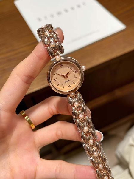 

Beautiful Appearance Luxury Wristwatches: Women's Watches with Metal Straps, Various Styles, Exquisite Fashionable Wristwatches for Arbitrary Choice, Nude