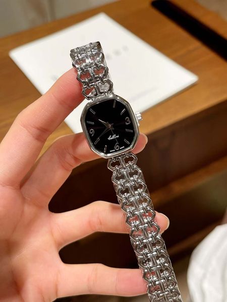 

Luxury Wristwatches with Various Styles: Women's Watches with Metal Straps, Beautiful Appearance, Exquisite Fashion for Arbitrary Choice, Taupe