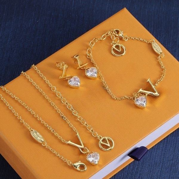 

Designer Necklace Pendant earrings set Chains Jewlery Bracelet Fashion Jewellery Necklace Womens Elegance Gold Color Necklaces