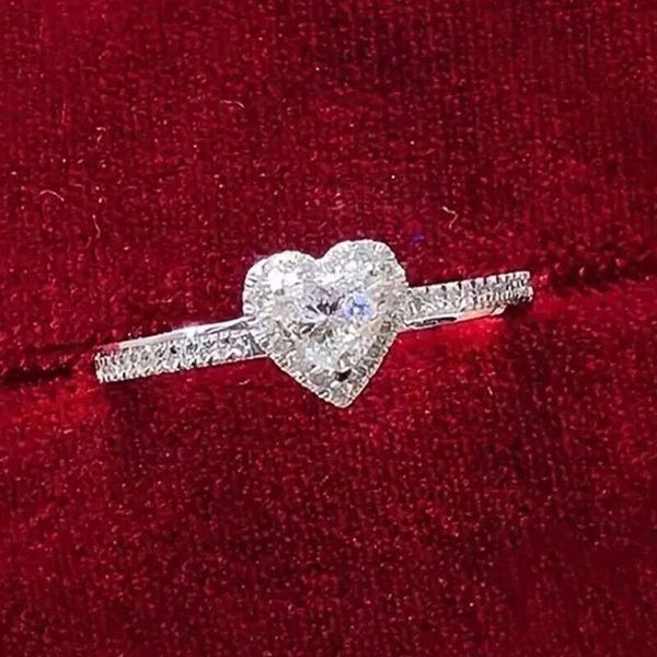Huitan Shiny Silver Color Heart for Women Simple and Stylish New Trendy Wedding Female Rings Fashion Party Gift Jewelry