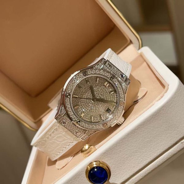 

Good Quality Quartz Women's Watch: Little Cutie Series High-end Boutique Ladies' Watch, Dazzling, Small Gorgeous Round Case Shows Luxury, Black