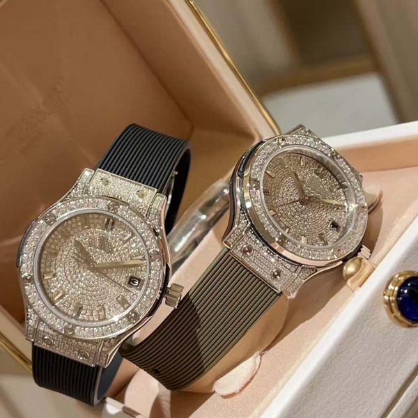 

Chic Compact Designer Ladies Wristwatch Featuring Premium Round-Cut Crystal Elements, Blue