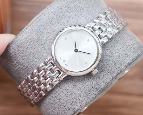 

Recommended Ladies Watch: Cute Series Quartz Women's Watch, Small Case with Jewelry-grade Strap, Shining and Charming, Blue