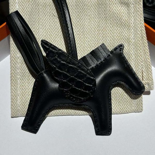 

Designer Bag Keychain Charms for Handbags High Quality Cute Fashion Bag Charm Designer keychain for Womens charms chain Lanyards with box 01