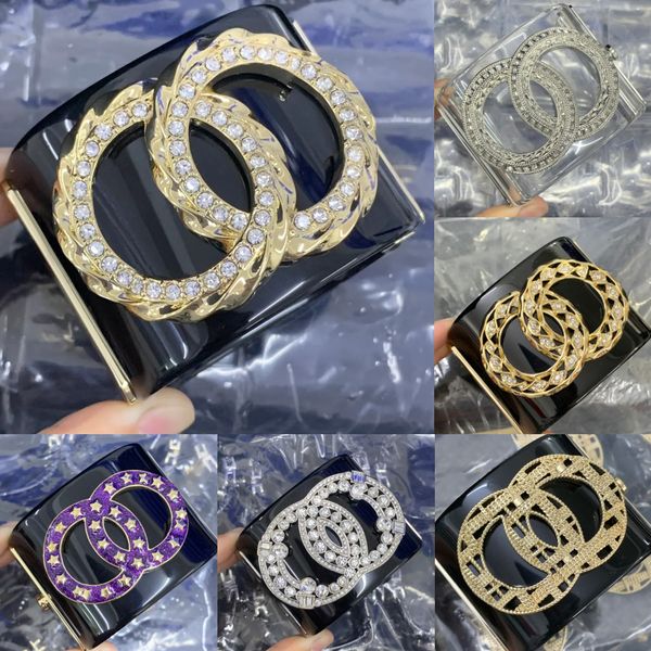 

High Quality Designer Bracelet with Acrylic Copper Bangle Crystal Letter Bracelets Jewelry Wristband for Men Women Trendy Gift Option Stylish Accessories
