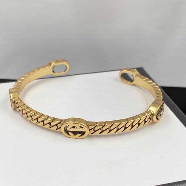 The new high-end designer bracelet will never fade or cause allergies. Fashion jewelry accessories
