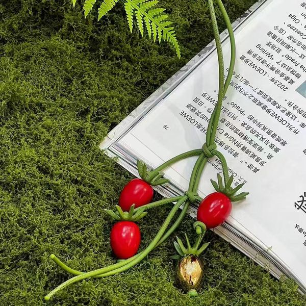 

High quality Designer bag chain Charm Cherry Charm Fashion Women Keychain Vintage Cool Cherry Pattern Refreshing Style Keychains Hangings 01