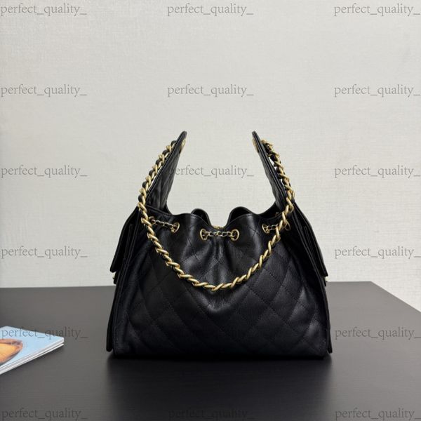 

99A The top choice for those who value quality: Exquisitely crafted pure steel hardware, a handbag with a slanted crossbody design meticulously designed by a designer., Sixteen