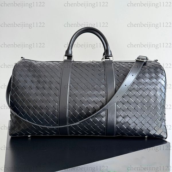 

99A top luxury designer handbag, made of 100% genuine leather and top-quality pure steel hardware, is versatile for crossbody, single-shoulder or hand-carry., Two