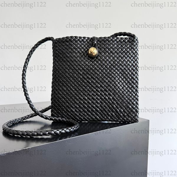 

99A outstanding quality fashion designer handbag, made of all-leather fabric, with wear-resistant pure steel hardware details, is a crossbody single-shoulder handbag, One
