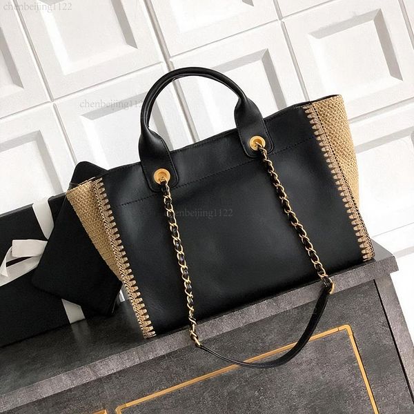 

99A luxurious classic trendy style designer handbag, made of 100% high-quality genuine leather and pure copper hardware, is a crossbody single-shoulder handbag, Two