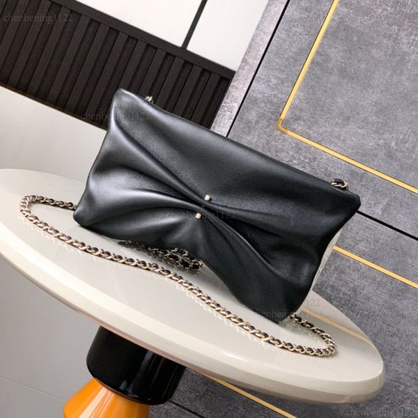 

99A This fashionable and casual leather hand-held crossbody single-shoulder bag, with the addition of pure steel hardware elements, brings luxury fashion in harmony, Four