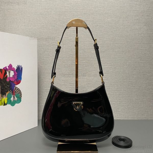 

This fashionable and casual leather handbag with a crossbody strap and a single shoulder strap is flawlessly presented under the creative guidance of a top designer., Two