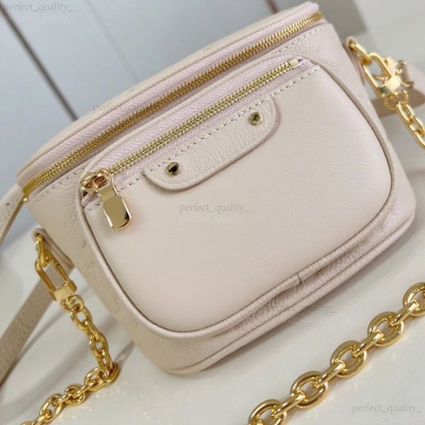 

99A top-level design handbag, with 100% genuine leather texture of excellent quality, crafted with pure steel hardware, single shoulder bag for carrying or cross-body use., One