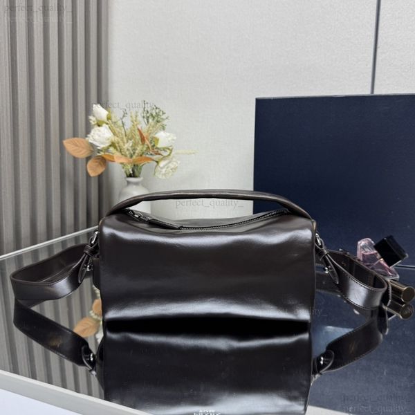 

99A Premium Design Handbag, 100% genuine leather quality, pure steel hardware, single shoulder bag, handbag, crossbody bag, casual bag, new model bag, best-selling bag, Three