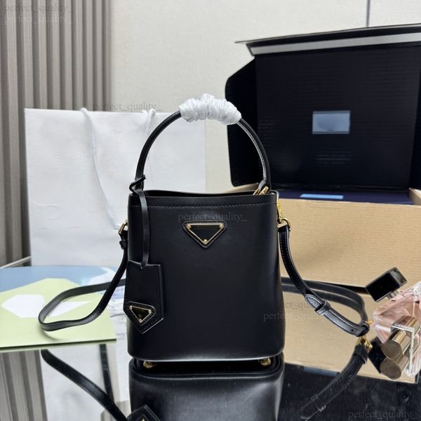 

99A Outstanding Design Handbag, 100% genuine leather quality is outstanding, pure steel hardware craftsmanship, single shoulder bag, handbag, crossbody bag, casual bag, Two