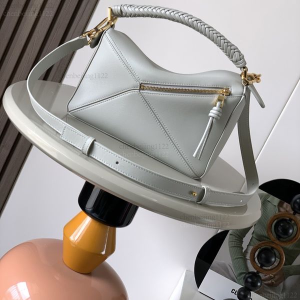 

99A top designer's original fashion casual soft leather bag, crafted with exquisite pure steel hardware, single-shoulder handbag for carrying or slinging., Five