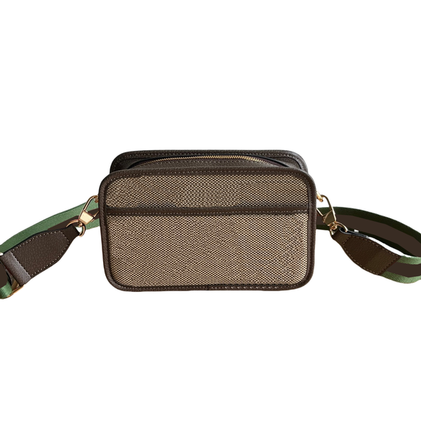 

Elegant and luxurious designer single shoulder bag with a fashionable chain strap, versatile cross-body, modern single shoulder bag for daily use., Brown