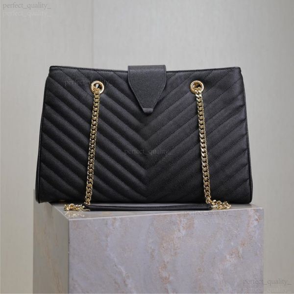 

99A Designer creates a creative hand-held single-shoulder crossbody bag. Made of high-quality leather, it offers an unparalleled premium and fashionable experience., One