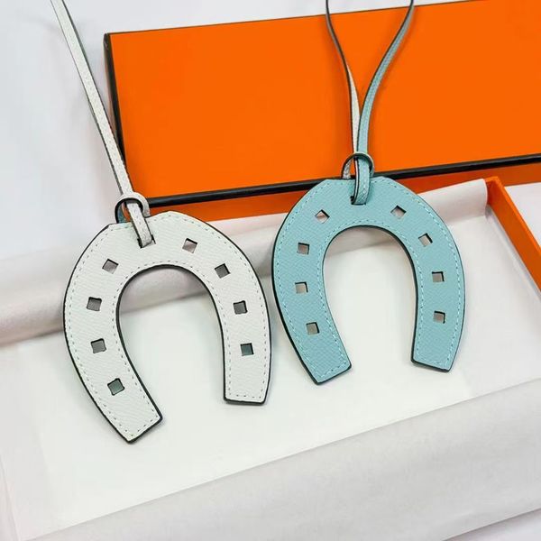 

Designer Keychain for Womens Luxury Keyring Keychain Bag pendant Charm Magnetic pendant Stylish Keychain Hangings Leather Keychain01