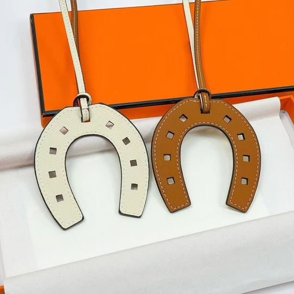 

Designer Keychain for Womens Luxury Keyring Keychain Bag pendant Charm Magnetic pendant Stylish Keychain Hangings Leather Keychain