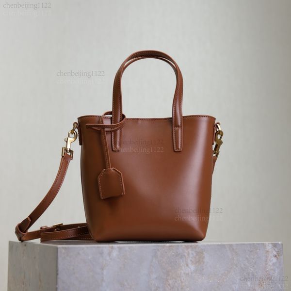 

99A Shoulder-bag with a single handle for carrying, a fashionable and casual style. The top designer selects imported cowhide, and the quality is impeccable., Four