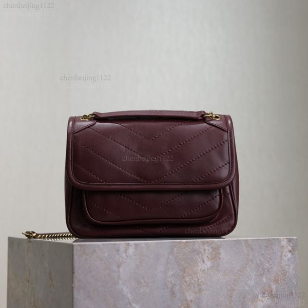 

99A stylish and fashionable casual bag crafted by a top designer. Made of imported sheepskin, it symbolizes quality. Equipped with high-grade all-copper hardware., Two