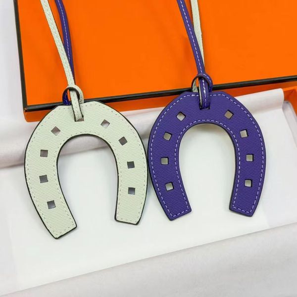 

Designer Keychain for Womens Luxury Keyring Keychain Bag pendant Charm Magnetic pendant Stylish Keychain Hangings Leather Keychain02