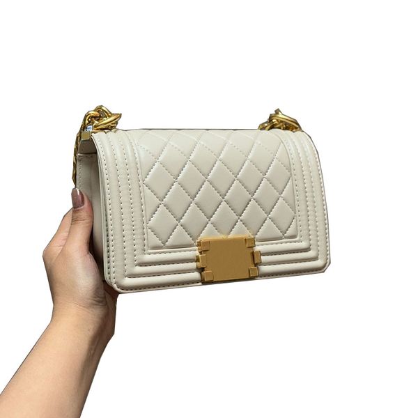 

Designer Black White Flap Bag Makeup Purse Golden and Silver Sequined Hardware Chain with Leather Strap Embroidery Stripes Diamond Pattern Shoulder Wallets 20cm