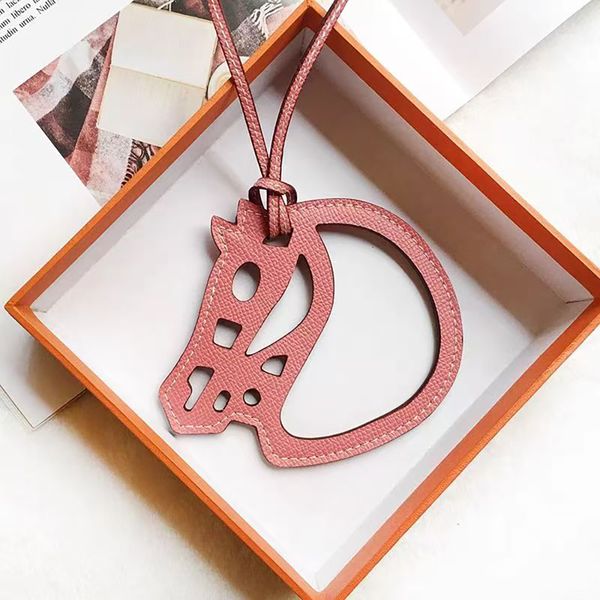 

Designer Keychain for Womens Luxury Keyring Keychain Bag pendant Charm Stylish Keychain Hangings Leather Keychain