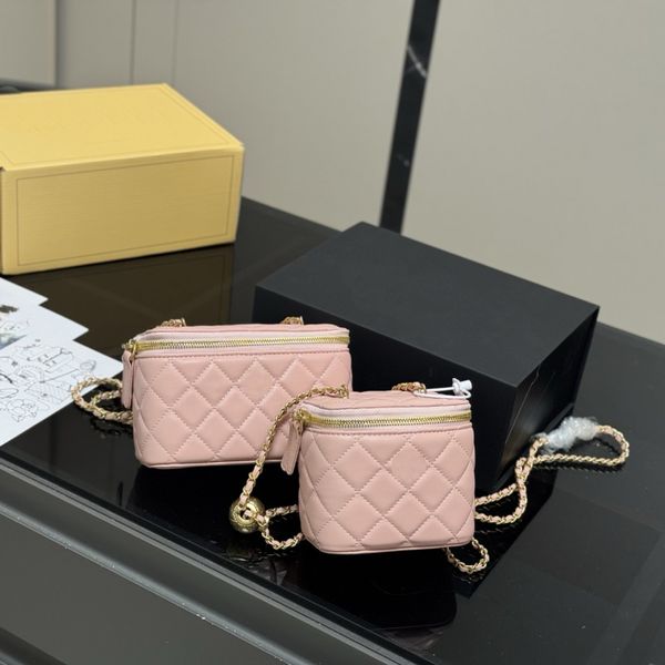 

Factory Wholesale Women's Bag Retro Chain Box Bag Daily Commuting Shoulder Bag Elegant Crossbody Bag Women's Cosmetic Bag, Bag 1