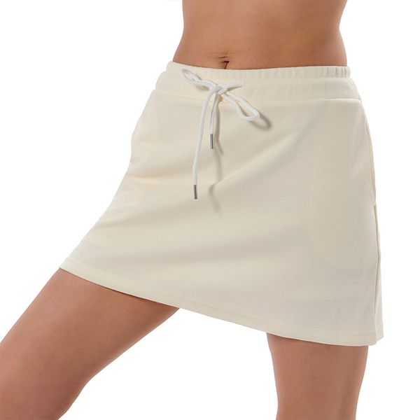 

High density fabric yoga shorts are soft, breathable, elegant, and comfortable fitness pants, Grey