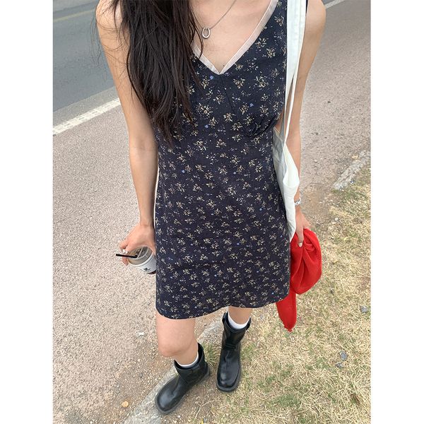

B429 Beige Jacquard Navy Print V-neck Waist Sleeveless Dress Female 2025 Summer Fashion Retro, White